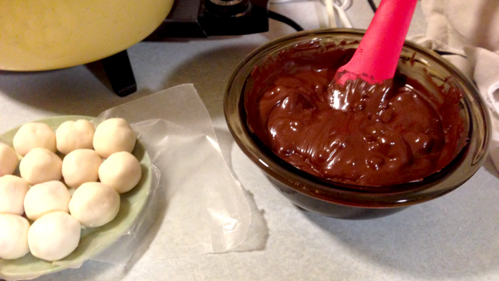 Figure 3. Melted chocolate in a glass bowl