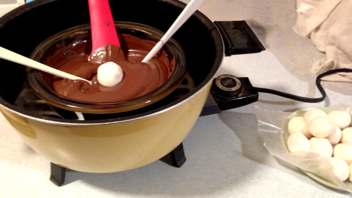 Figure 4. Double boiler used to keep the melted chocolate at a consistent temperature